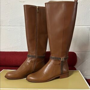 New in box Michael Kors Mindy boot size 8 brown leather